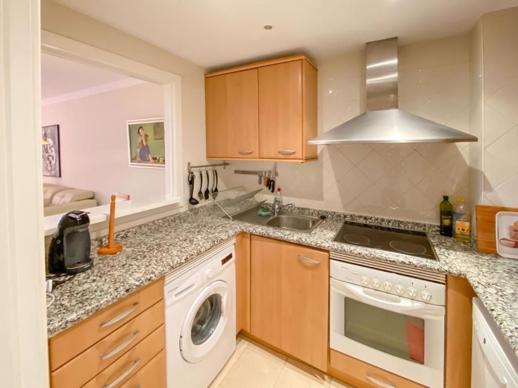 Apartamento En Los Patios De Santa Maria Golf Marbella Exterior foto