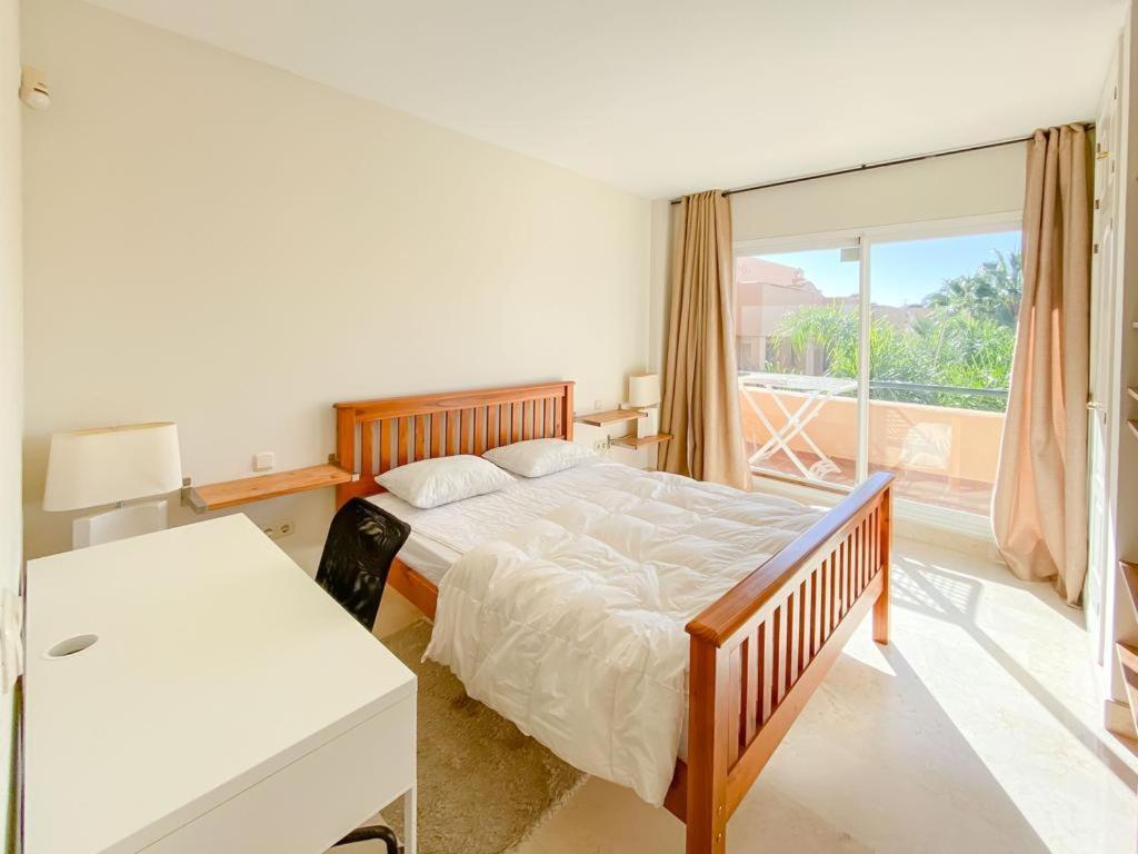 Apartamento En Los Patios De Santa Maria Golf Marbella Exterior foto