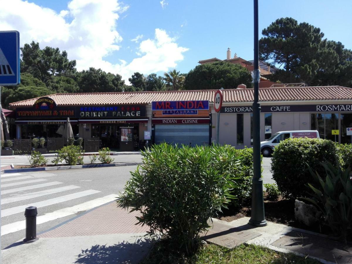 Apartamento En Los Patios De Santa Maria Golf Marbella Exterior foto